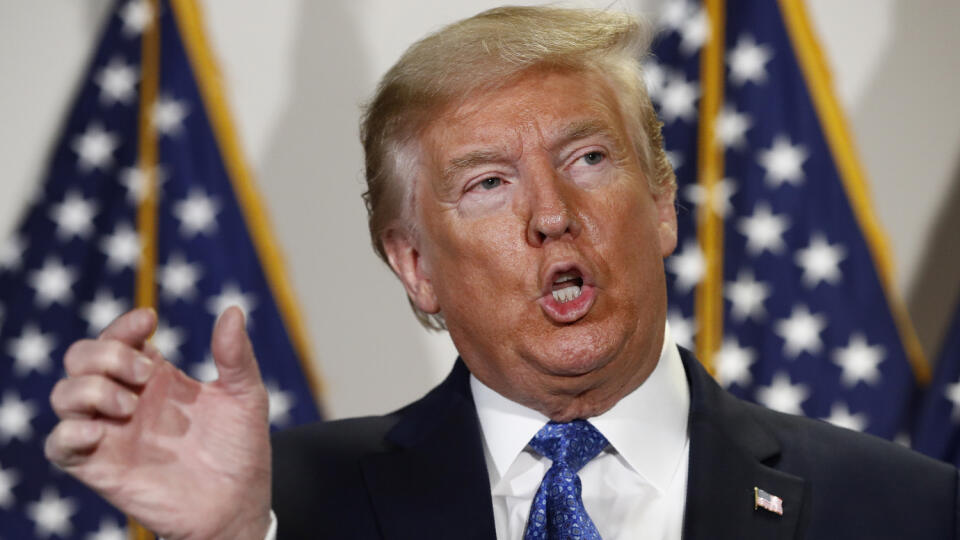 EBE 29 Washington - Na snímke prezident USA Donald Trump hovorí s novinármi po stretnutí s republikánmi Senátu na ich týždennom obede vo Washingtone 19. mája 2020. FOTO TASR/AP
President Donald Trump speaks with reporters after meeting with Senate Republicans at their weekly luncheon on Capitol Hill in Washington, Tuesday, May 19, 2020. (AP Photo/Patrick Semansky)