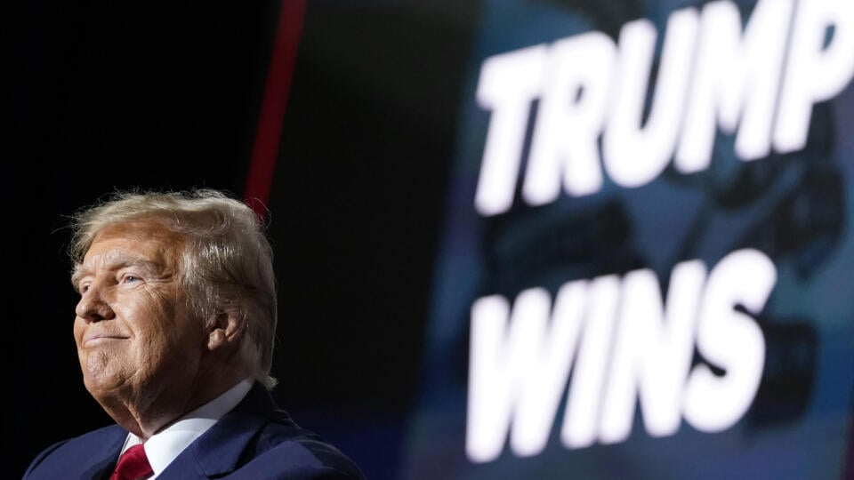 KK28 Des Moines - Americký exprezident Donald Trump podľa očakávaní zvíťazil v prvých primárkach Republikánskej strany pred novembrovými prezidentskými voľbami, ktoré sa konali v štáte Iowa, 15. januára 2024 v americkom Des Moines. FOTO TASR/AP
Republican presidential candidate former President Donald Trump speaks at a caucus night party in Des Moines, Iowa, Monday, Jan. 15, 2024. (AP Photo/Andrew Harnik)