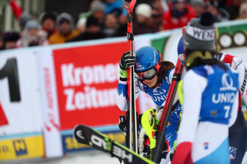 Petra Vlhová v cieli druhého kola slalomu v Semmeringu, Nakoniec je z toho druhé miesto.