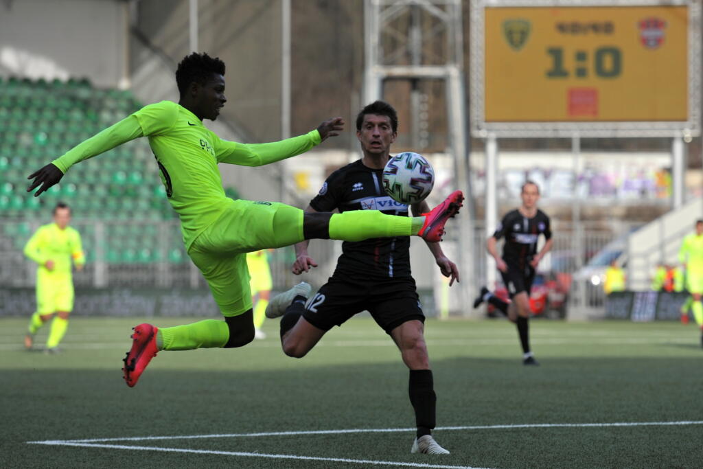 Futbalové kluby už majú od vlády povolenie opäť zarezávať naplno.