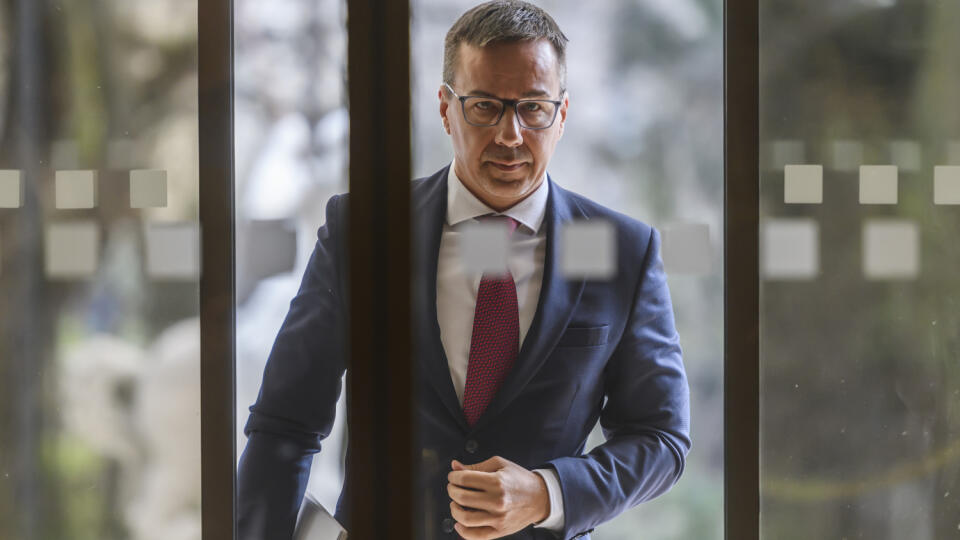 Na snímke minister práce, sociálnych vecí a rodiny SR Erik Tomáš (Hlas-SD) prichádza na 23. rokovanie vlády SR v Bratislave 13. marca 2024. FOTO TASR - Jaroslav Novák