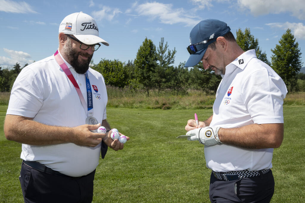 Rory Sabbatini podpisoval jednu loptičku za druhou.