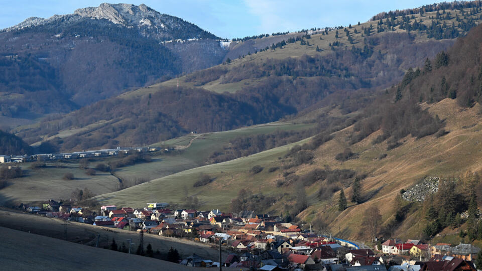 Pohľad na Nižnú Revúcu, jednu z častí obce.