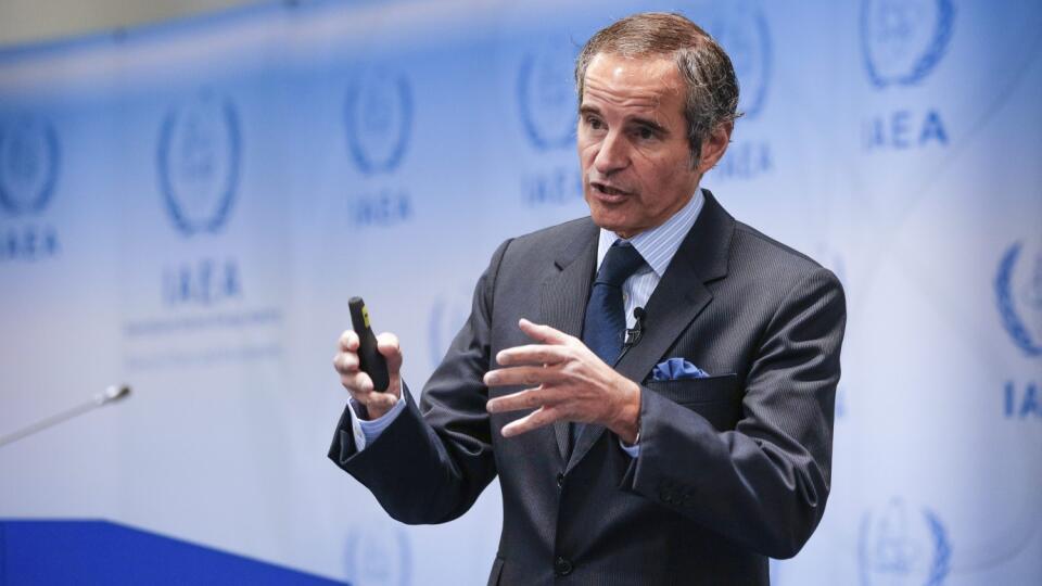 JB 7 Viedeň - Generálny riaditeľ Medzinárodnej agentúry pre atómovú energiu (MAAE) Rafael Grossi počas tlačovej konferencie v sídle MAAE vo Viedni 28. apríla 2022. FOTO TASR/AP
The International Atomic Energy Agency, IAEA, Director General Rafael Mariano Grossi speaks at a press conference in the headquarters of the IAEA in Vienna, Austria, Thursday, April 28, 2022. (AP Photo/Theresa Wey)