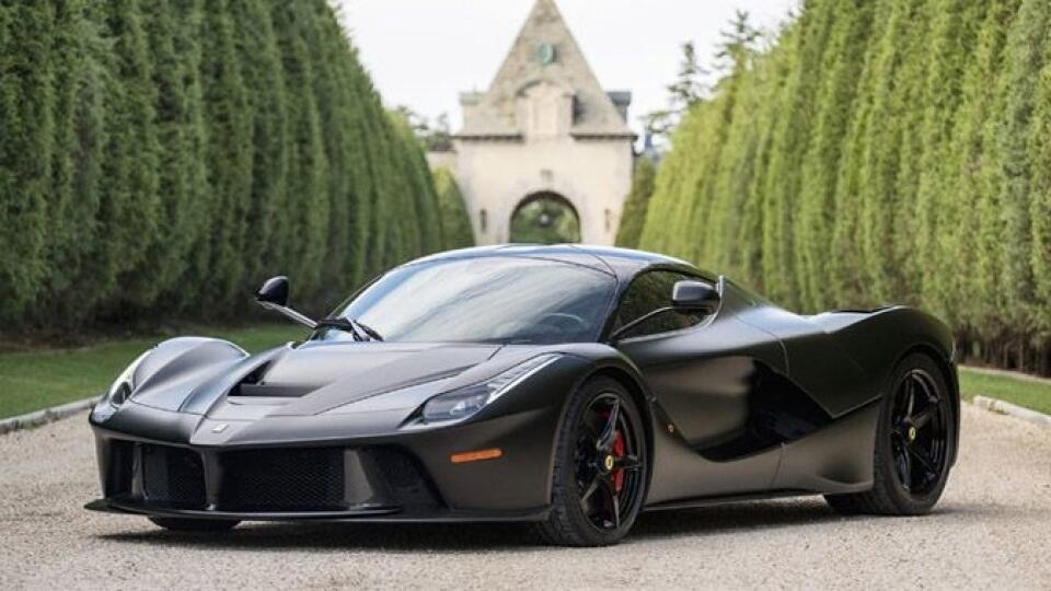 LaFerrari s lakom Nero DS Opaco