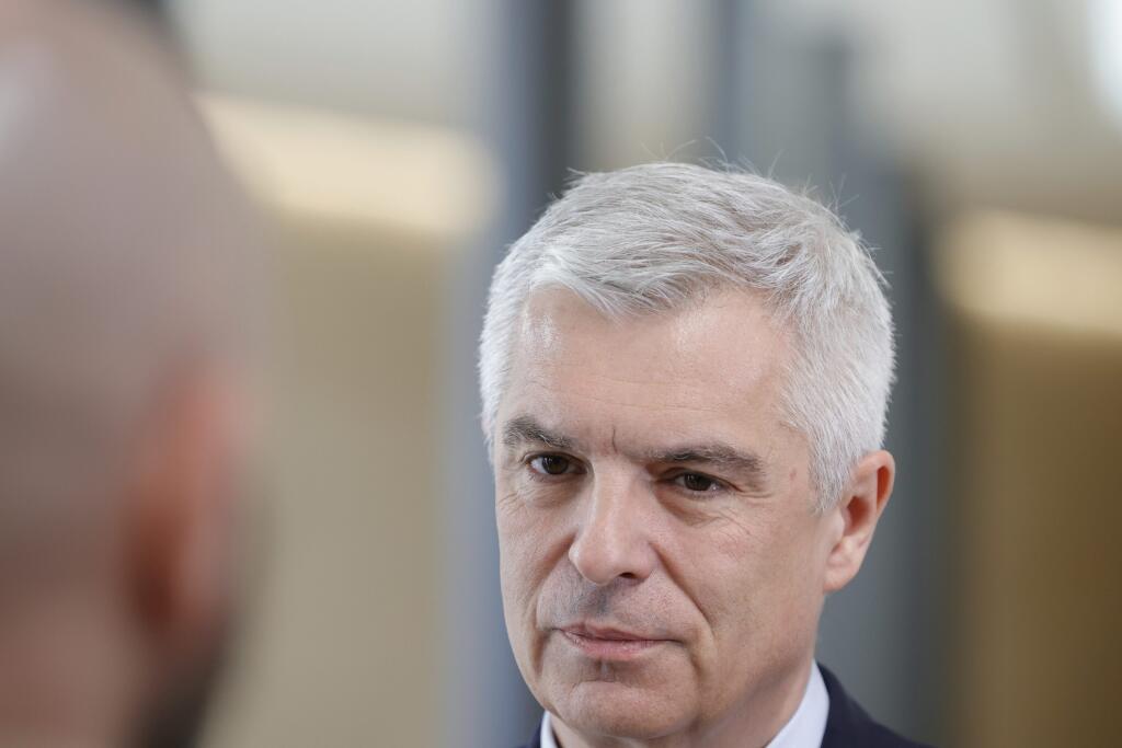 EBE 41 Luxemburg - Na snímke minister zahraničných vecí a európskych záležitoistí SR Ivan Korčok (nominant SaS) odchádza po zasadnutí Rady EÚ pre zahraničné veci v Luxemburgu v pondelok 11. apríla 2022. FOTO TASR/AP

Slovakia's foreign minister Ivan Korcok leaves a meeting of EU foreign ministers at the European Council building in Luxembourg, Monday, April 11, 2022. European Union foreign ministers on Monday will discuss current affairs and have an exchange of views on the Russian aggression ag