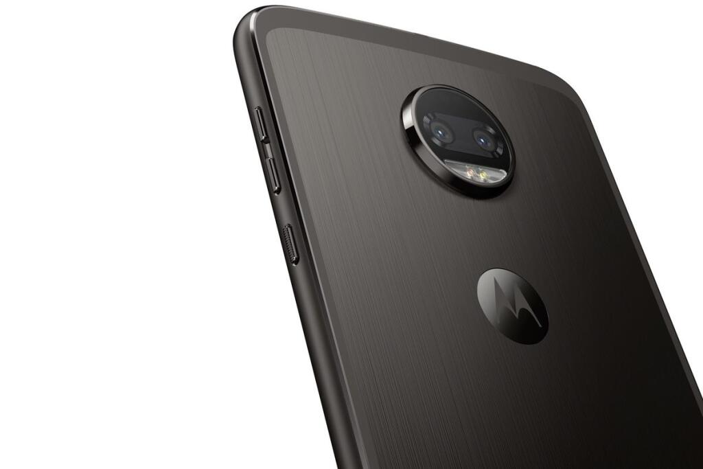 Moto Z2 Force_2