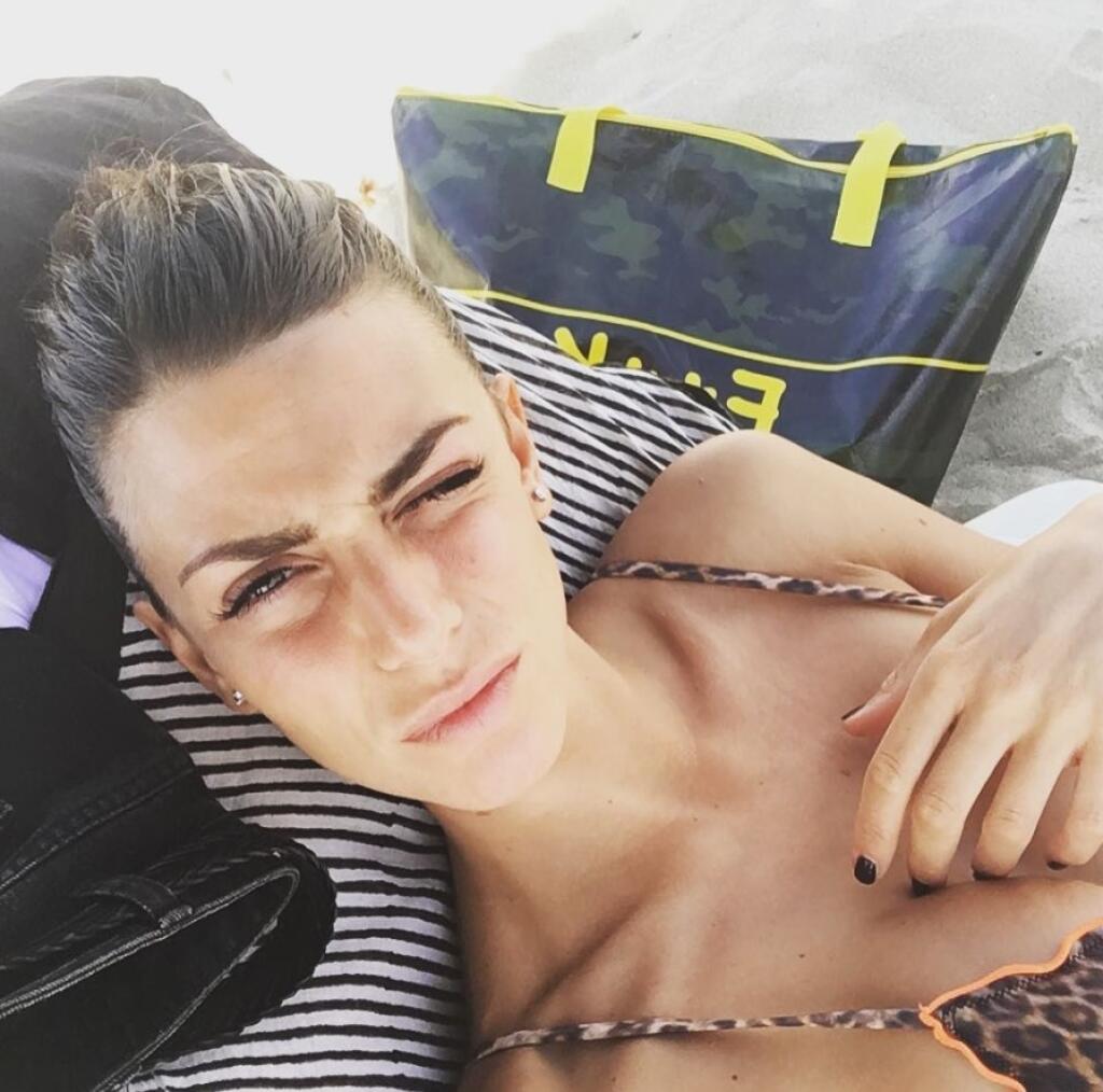 Krásnou manželkou Martinou sa môže pochváliť aj stopér Leonardo Bonucci.