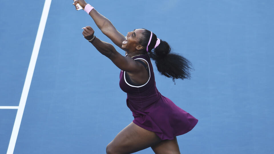 WA 11 Auckland - Americká tenistka Serena Williamsová sa teší po zisku titulu v ženskej dvojhre na turnaji WTA v Aucklande 12. januára 2020. V nedeľnom finále dvojhry zdolala krajanku Jessicu Pegulovú 6:3, 6:4. Williamsová sa po troch rokoch dočkala turnajového triumfu. Predtým sa tešila na Australian Open v roku 2017. FOTO TASR/AP
United States Serena Williams celebrates winning her finals singles match against United States Jessica Pegula at the ASB Classic in Auckland, New Zealand, Sunday,