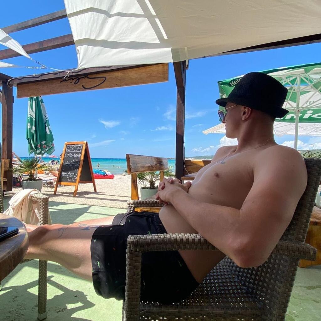 Takto si Chorvátsko užíval hokejista Martin Pospíšil.