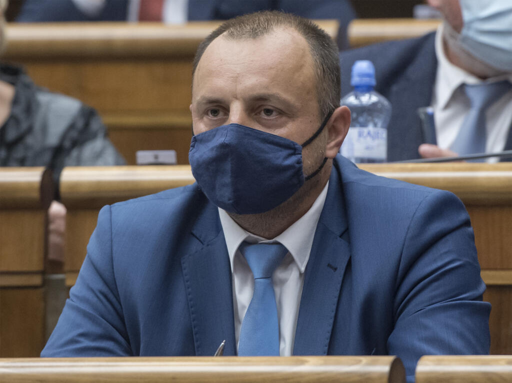 Na snímke poslanec parlamentu Lukáš Kyselica (OĽaNO) počas 11. schôdze Národnej rady SR v Bratislave 2. septembra 2020. FOTO TASR - Martin Baumann