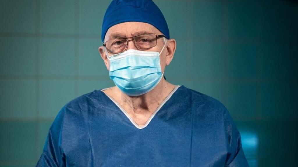 Herec František Kovár netají k ženám obrovskú úctu a obdiv. Na zábere zo seriálu Nemocnica.