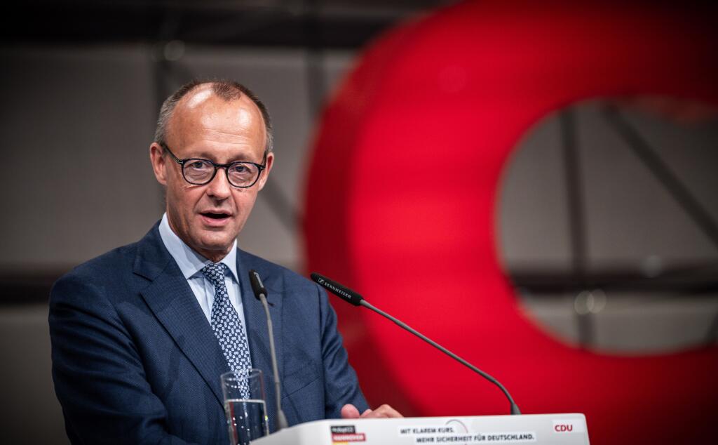 PK 39 Hannover - Na snímke predseda nemeckej opozičnej Kresťanskodemokratickej únie (CDU) Friedrich Merz reční počas 35. celoštátneho zjazdu nemeckej CDU v nemeckom Hannoveri 10. septembra 2022. Hlavná nemecká opozičná strana Kresťanskodemokratická únia (CDU) na svojom zjazde v meste Hannover v sobotu prijala kvóty na pôsobenie žien na vedúcich postoch strany. Cieľom stredopravej CDU je do roku 2025 dosiahnuť rovnocenné zastúpenie žien a mužov. FOTO TASR/DPA

10.09.2022, Niedersachsen, Hannover: