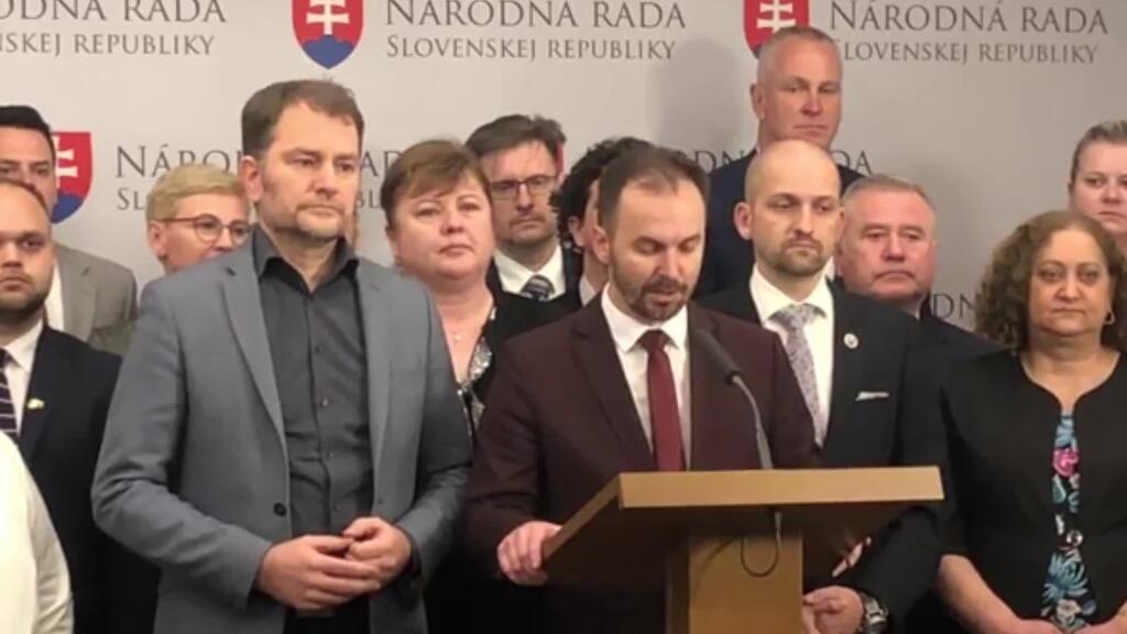 Slovenský hokejista po hlasovaní o Ficovi otvorene: Tvrdý odkaz extenistke Tabák