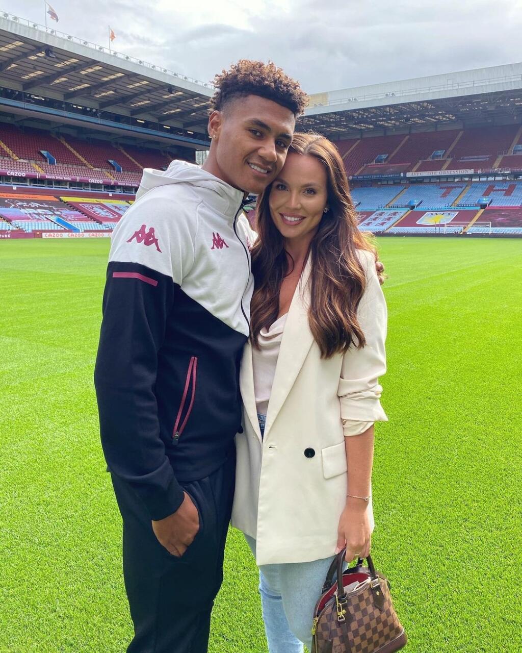 Ellie Alderson a Ollie Watkins