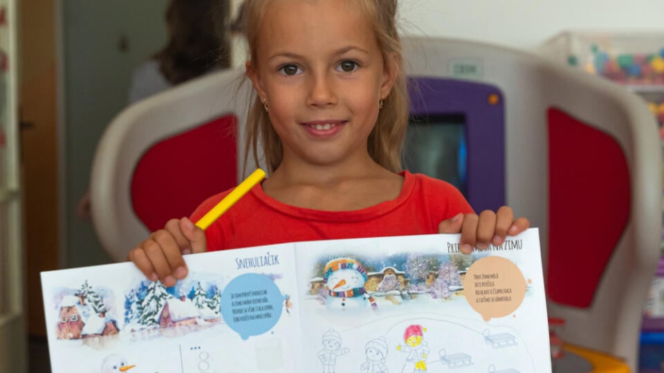 Natálka (5) zvládla vyriešiť úlohu so snehuliakom bez problémov.