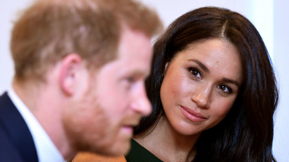 Kruté obvinenie Meghan Markle. Údajne bola princovi Harrymu neverná.