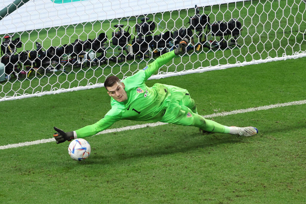Livakovič Japoncom chytil tri penalty, čo dokázal len ako tretí brankár v histórii MS.