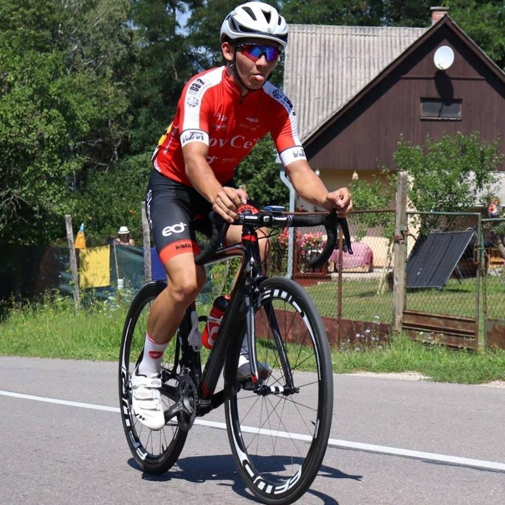 Talentovanému cyklistovi Róbertovi Nagyovi sa stala osudnou zrážka s kamiónom počas tréningu.