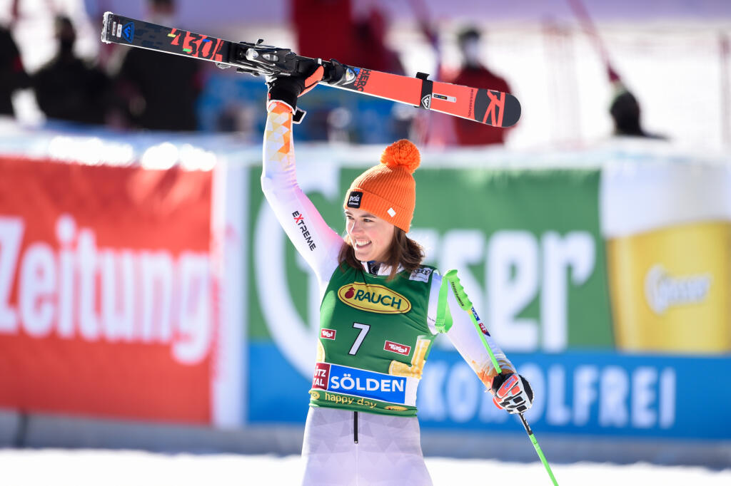 Petra Vlhová nakoniec obsadila tretie miesto v úvodných pretekoch svetového pohára.
