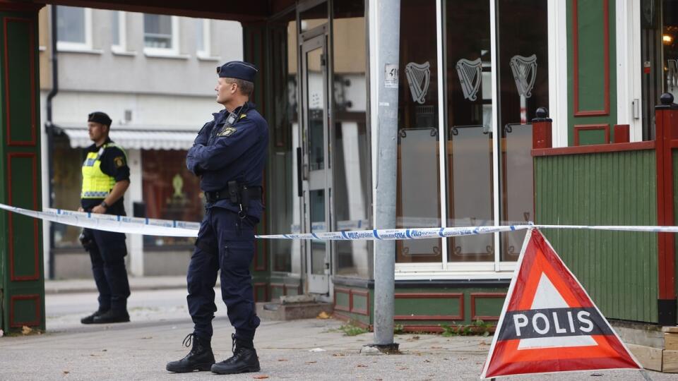 Streľba vo švédskom bare si vyžiadala dve obete a dvoch zranených