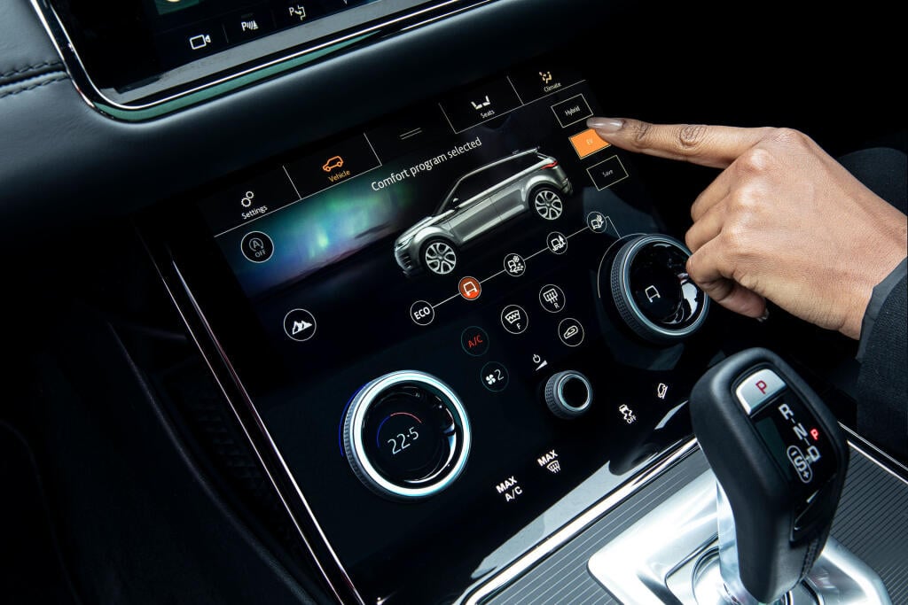 Range Rover Evoque P300e.