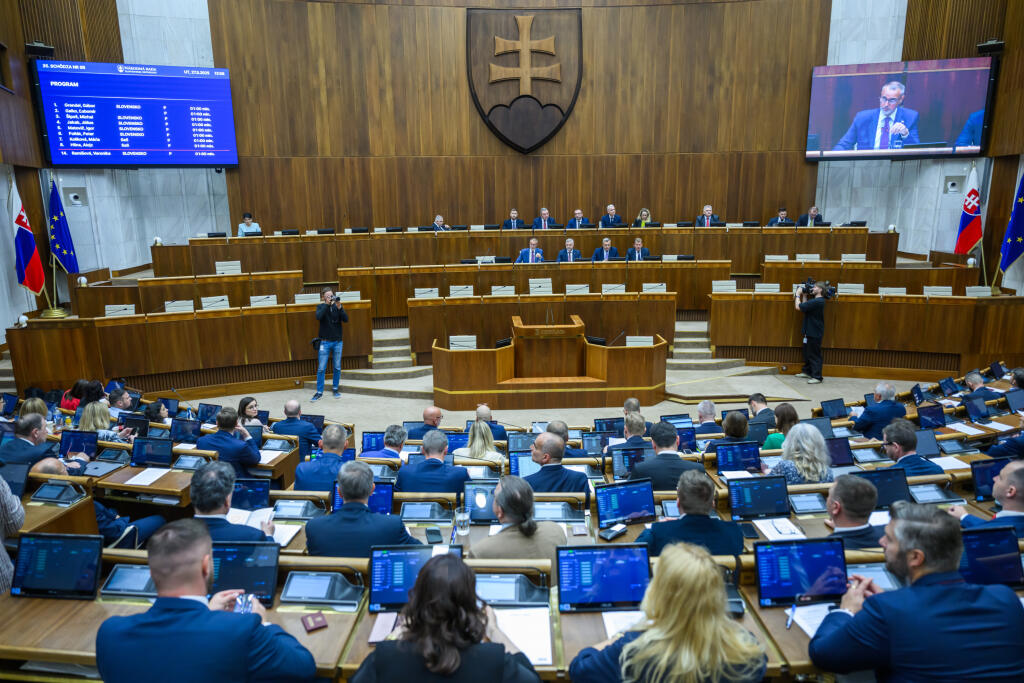 Na snímke plénum počas 35. schôdze Národnej rady SR v Bratislave 27. mája 2025. FOTO TASR - Jaroslav Novák