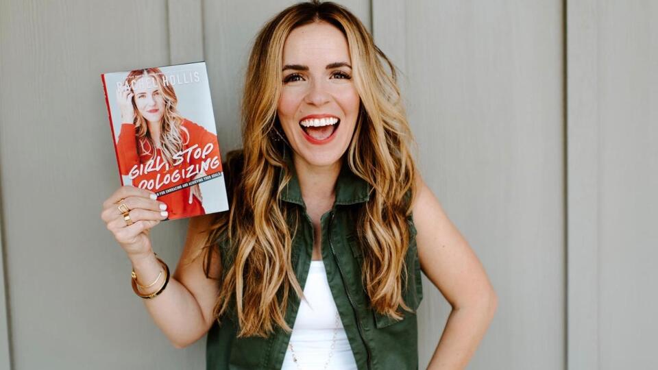 Rachel Hollis svoju kariéru začala rozdávaním inšpirácie utrápeným manželkám a matkám.