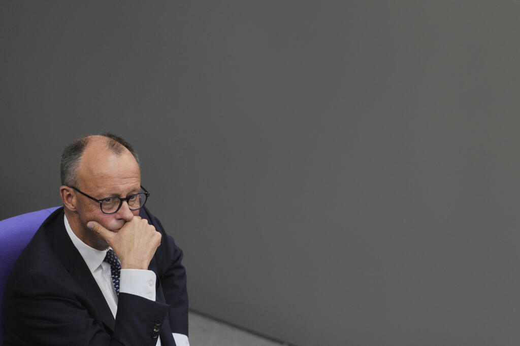 JB 5 Berlín - Nemecký kancelár a líder nemeckých kresťanských demokratov (CDU) Friedrich Merz počas plenárneho zasadnutia nemeckého parlamentu Bundestag v Berlíne 14. mája 2025. FOTO TASR/AP

German Chancellor Friedrich Merz attends a plenary sessionin the parliament in Berlin, Germany, Wednesday, May 14, 2025. (AP Photo/Markus Schreiber)