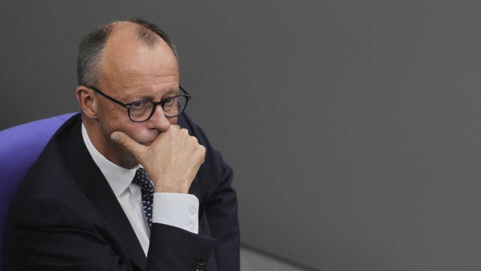JB 5 Berlín - Nemecký kancelár a líder nemeckých kresťanských demokratov (CDU) Friedrich Merz počas plenárneho zasadnutia nemeckého parlamentu Bundestag v Berlíne 14. mája 2025. FOTO TASR/AP
German Chancellor Friedrich Merz attends a plenary sessionin the parliament in Berlin, Germany, Wednesday, May 14, 2025. (AP Photo/Markus Schreiber)