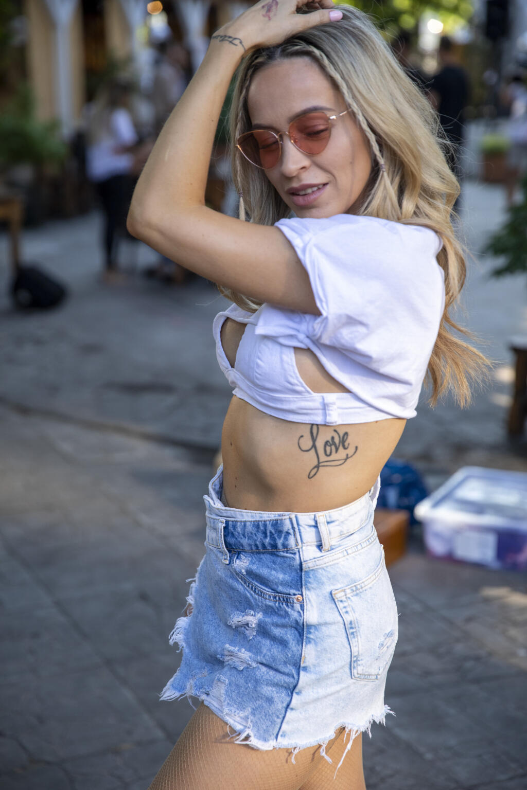 Krst CD Majself ,, Porcelán “
Na obr.: Dominika Mirgová