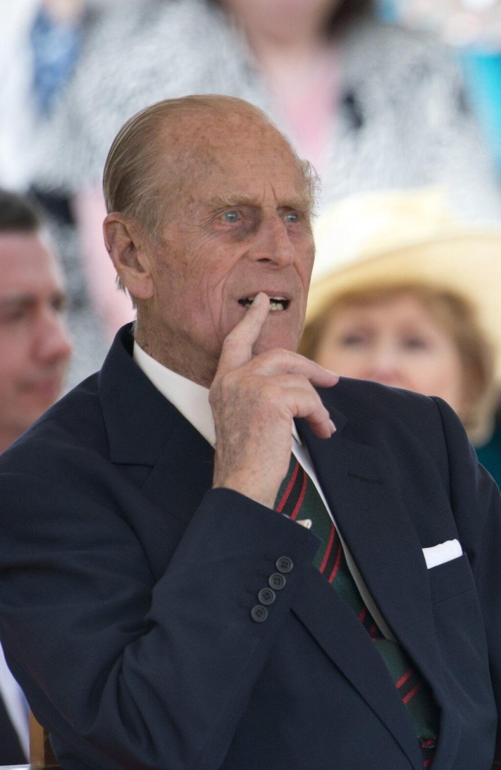 Princ Philip si ako 17-ročný chcel vziať herečku Cobinu Wright.