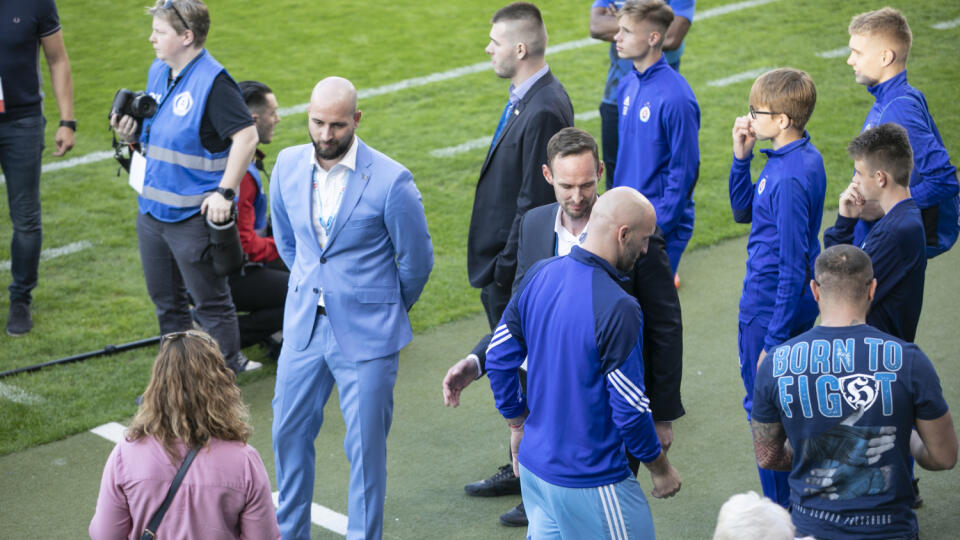 Čerešničkou na torte bolo oficiálne odovzdávanie trofeje pre majstra Slovenska, ktoré si priamo na trávniku užili tisícky fanúšikov.