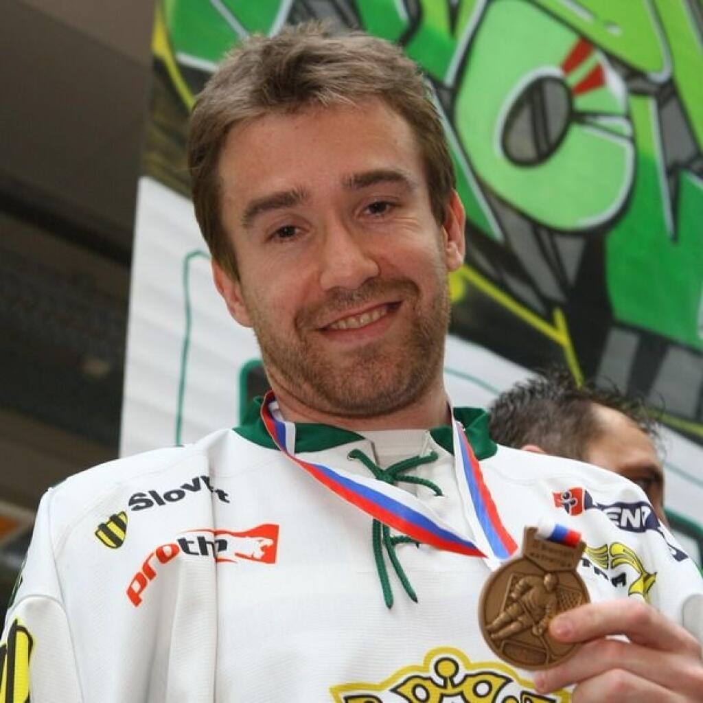 Žigmund Pálffy so striebornou medailou zo slovenskej extraligy.
