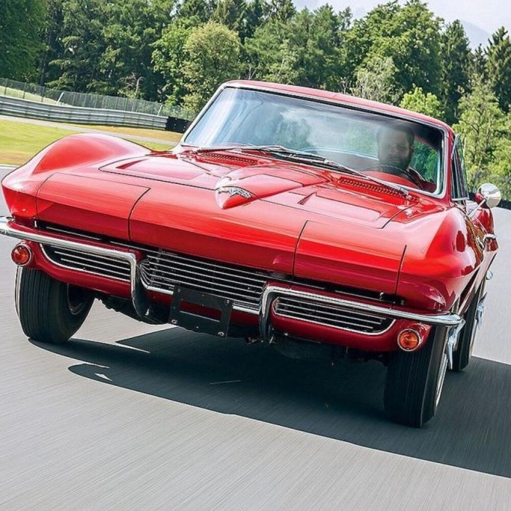 Chevrolet Corvette C2.