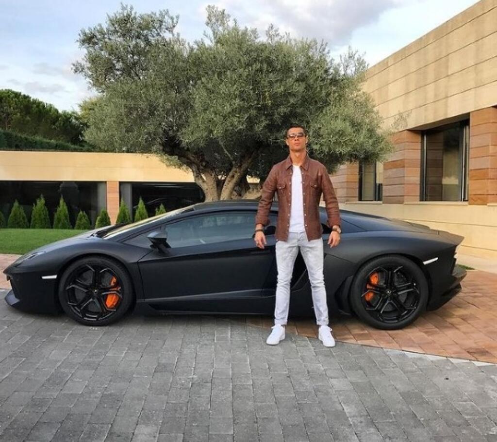 Cristiano Ronaldo a jeho Bugatti Veyron