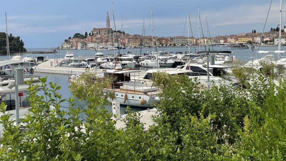 Prístavu na západe krajiny sa právom hovorí Perla Istrie. Rovinj vás očarí na prvý pohľad.