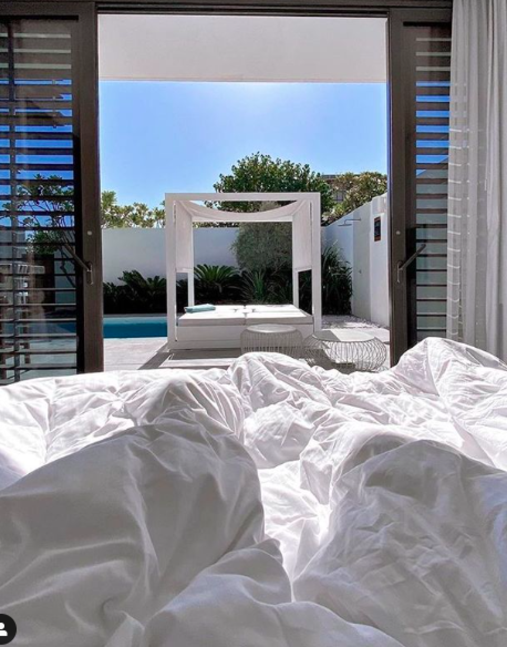 Jediná noc v Nikki Beach Hotel stojí 450 eur.
