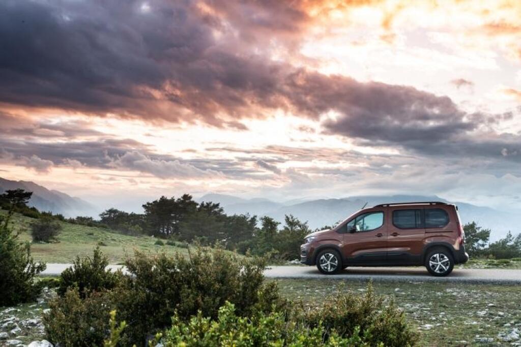 Ako môže MPV uloviť fanúšikov SUV? Peugeot Rifter to dokázal