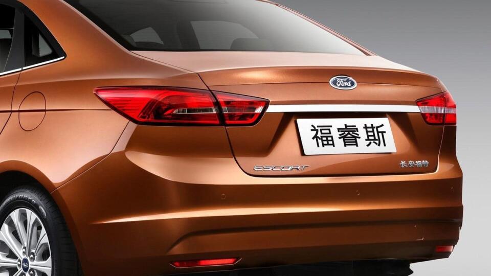 Čína znovuzrodila Ford Escort