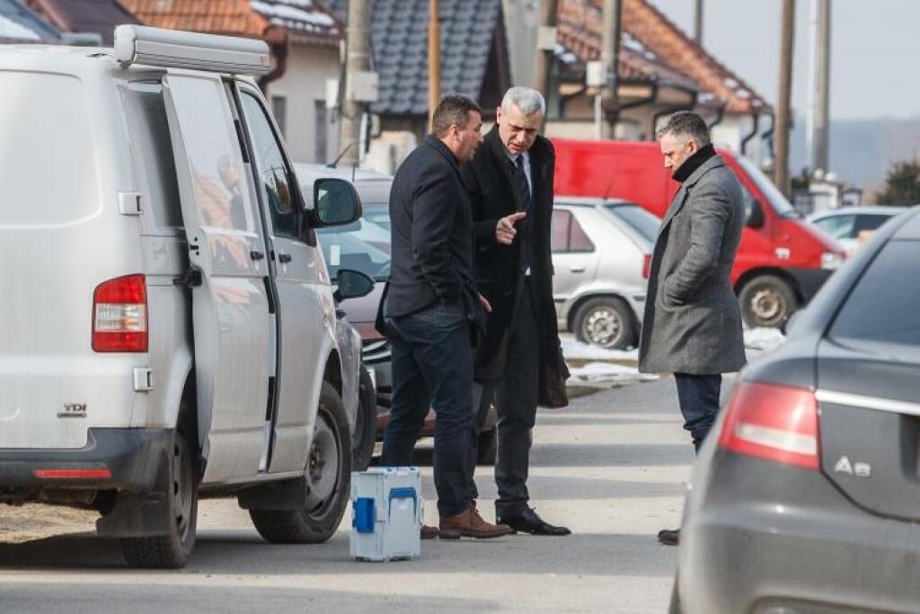 Na mieste činu, kde zavraždili novinára, bol policajt spájaný s oligarchom Bödörom