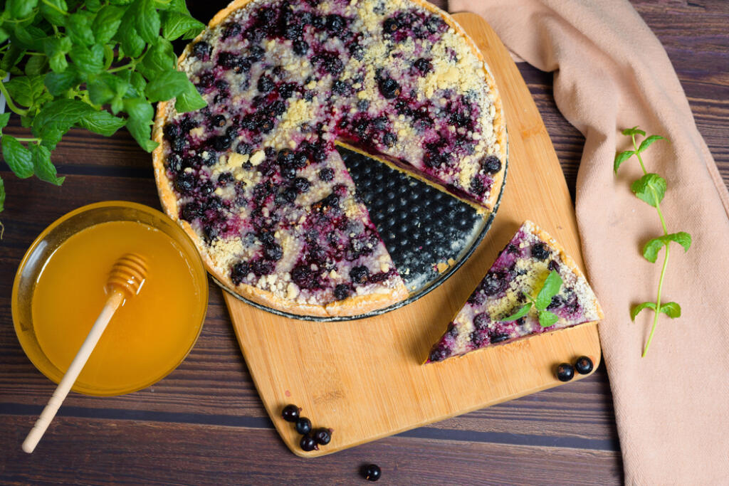 Pie,With,Black,Currant,And,Shortbread,,Fresh,Berries.,Cut,Into