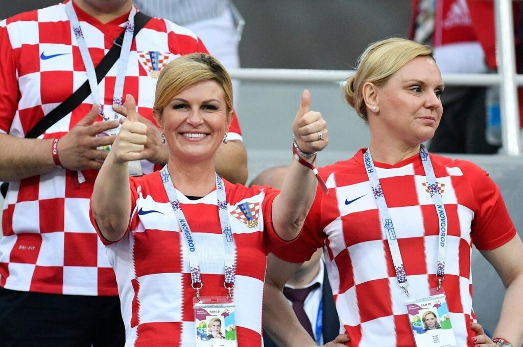 Pôvabná politička sa pred pár dňami pochválila fanúšikom poriadne sexi záberom. Hlava chorvátskeho štátu odhodila šaty a v bikinách sa poriadne vyprsila.