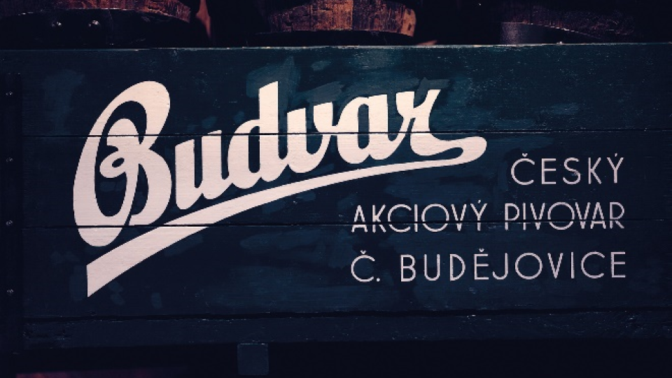 Český akciový pivovar a začal variť Budweiser z kvalitných českých ingrediencií v októbri roku 1895.