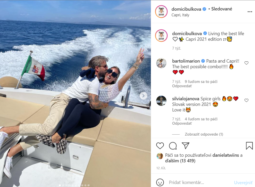 Dominika Cibulkova si dokáže užiť leto. O jej syna sa zatiaľ stará skúsená opatrovateľka.