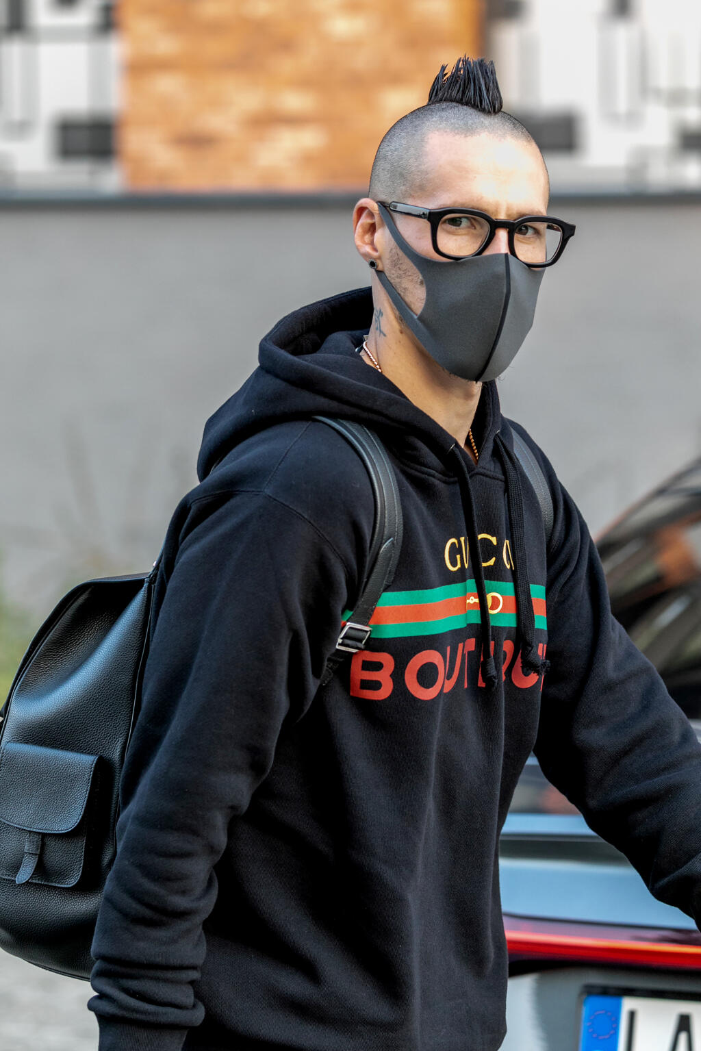 Luxusný voz za státisíce reprezentačného kapitána pripomína tank.
