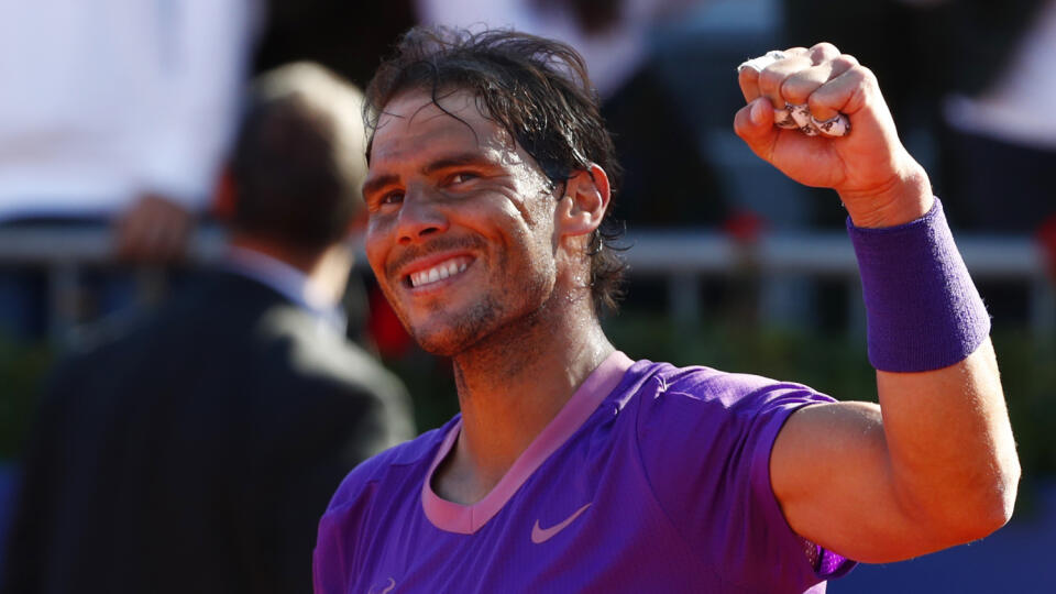 KK43 Barcelona - Španielsky tenista Rafael Nadal sa teší po víťazstve nad Britom Cameronom Norriem vo štvrťfinále dvojhry na turnaji ATP v Barcelone 23. apríla 2021. FOTO TASR/AP
Rafael Nadal of Spain celebrates after defeating Cameron Norrie of Britain 6-1, 6-4 during a quarterfinal Godo tennis tournament in Barcelona, Spain, Friday, April 23, 2021. (AP Photo/Joan Monfort)