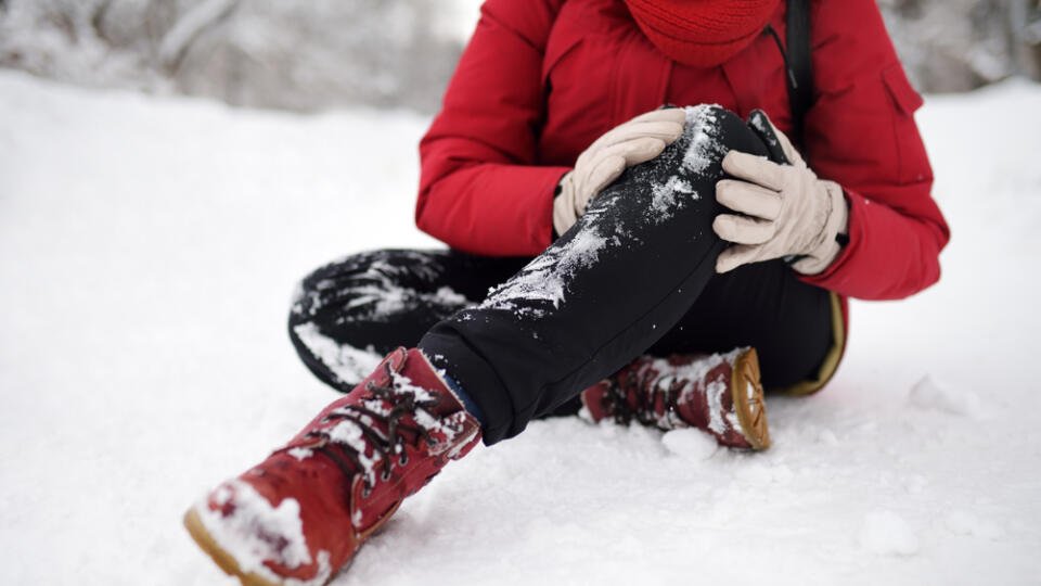 Shot,Of,Person,During,Falling,In,Snowy,Winter,Park.,Woman