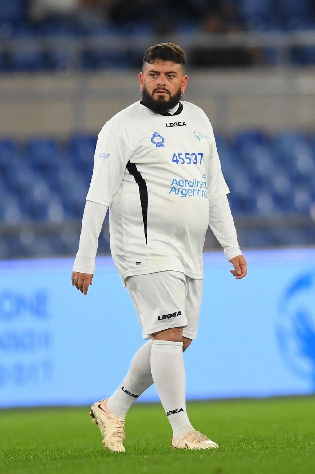 Pred dvomi týždňami sa na počesť Maradonu uskutočnil Zápas mieru. Zahral si aj Diego junior, ktorý viditeľne pribral.