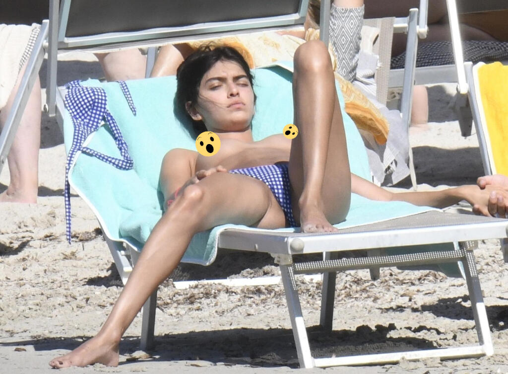 Lucia a Nacho si spolu vyrazili na dovolenku na Sardíniu. Na pláži si užili romantické chvíle, ktoré okamžite zachytili paparazzi fotografi.